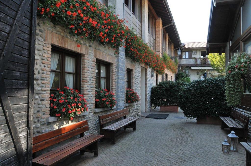 Agriturismo Cassinazza Orsenigo Exteriör bild
